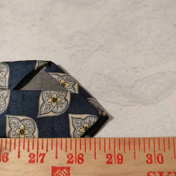 Robert Talbott Men's Tie Silk Floral Geometric Pattern Hand Sewn Blue Off White - Picture 6 of 8